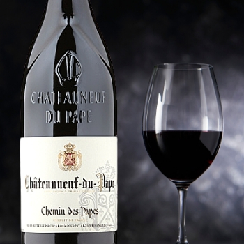 The 5 Best Gift Sets For Chateauneuf du Pape Wine Lovers