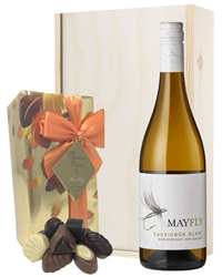 New Zealand Sauvignon Blanc White Wine and Chocolates Gift Set in Wooden Box