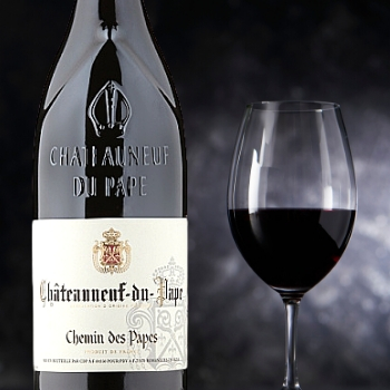 The 5 Best Gift Sets For Chateauneuf du Pape Wine Lovers