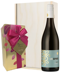 Merlot Red Wine and Chocolates Gift Set