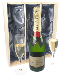 Moet Champagne Gift Set with Glasse...