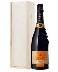 Veuve Clicquot Vintage Champagne Gi...