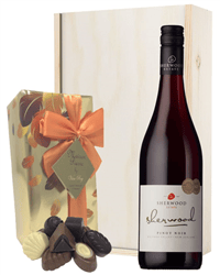New Zealand Pinot Noir Red Wine Wine and Chocolates Gift Set in Wooden Box