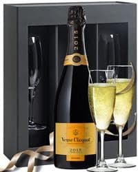 Veuve Vintage Champagne Gift Set With Flute Glasses