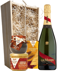 Mumm Champagne Hamper