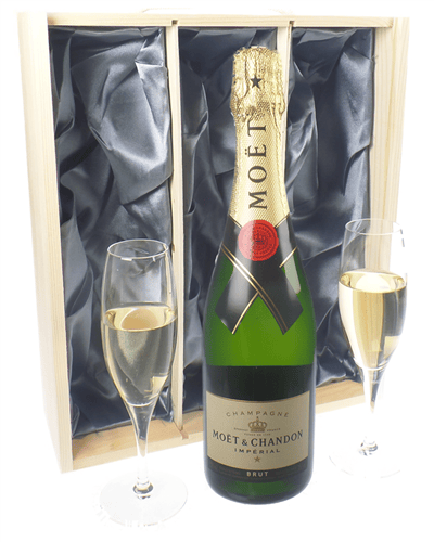 Moet Champagne Gift Set With Flute Glasses