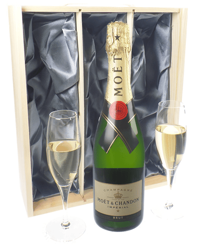 Moet Champagne Gift Set with Glasses