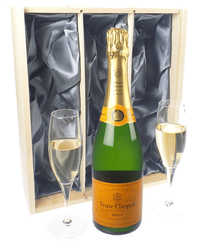 Veuve Clicquot Champagne Gift Set with Glasses