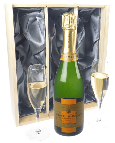 Veuve Clicquot Vintage Champagne Gift Set with Glasses