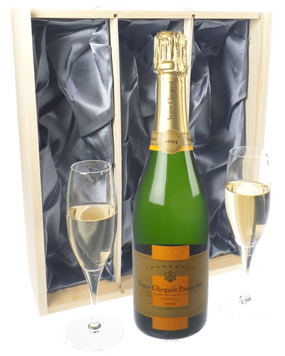 Veuve Vintage Champagne Gift Set With Flute Glasses