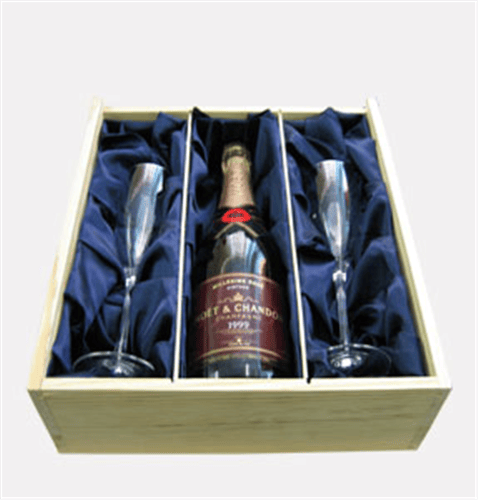 Moet Vintage Rose Champagne Gift Set With Flute Glasses