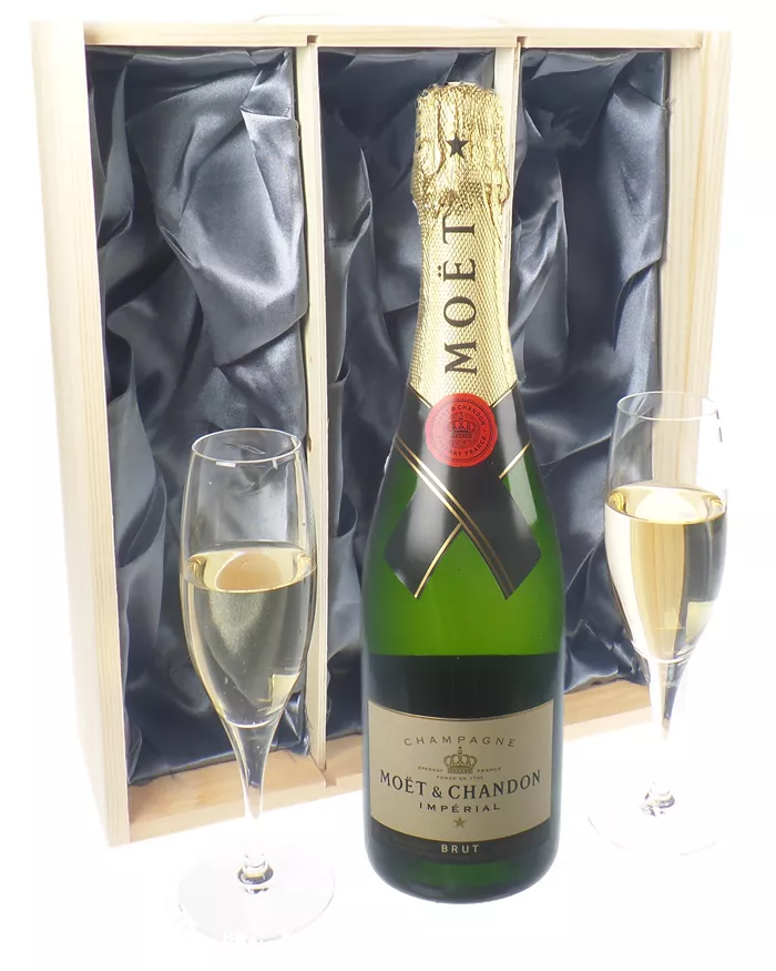 champagne and glasses gift set