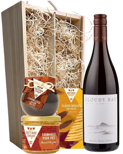 Cloudy Bay Pinot Noir Wine Hamper